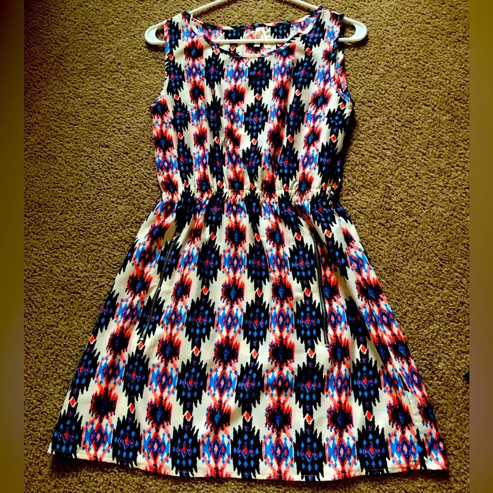 True Destiny Patterned Summer Dress with Pockets Size Medium
